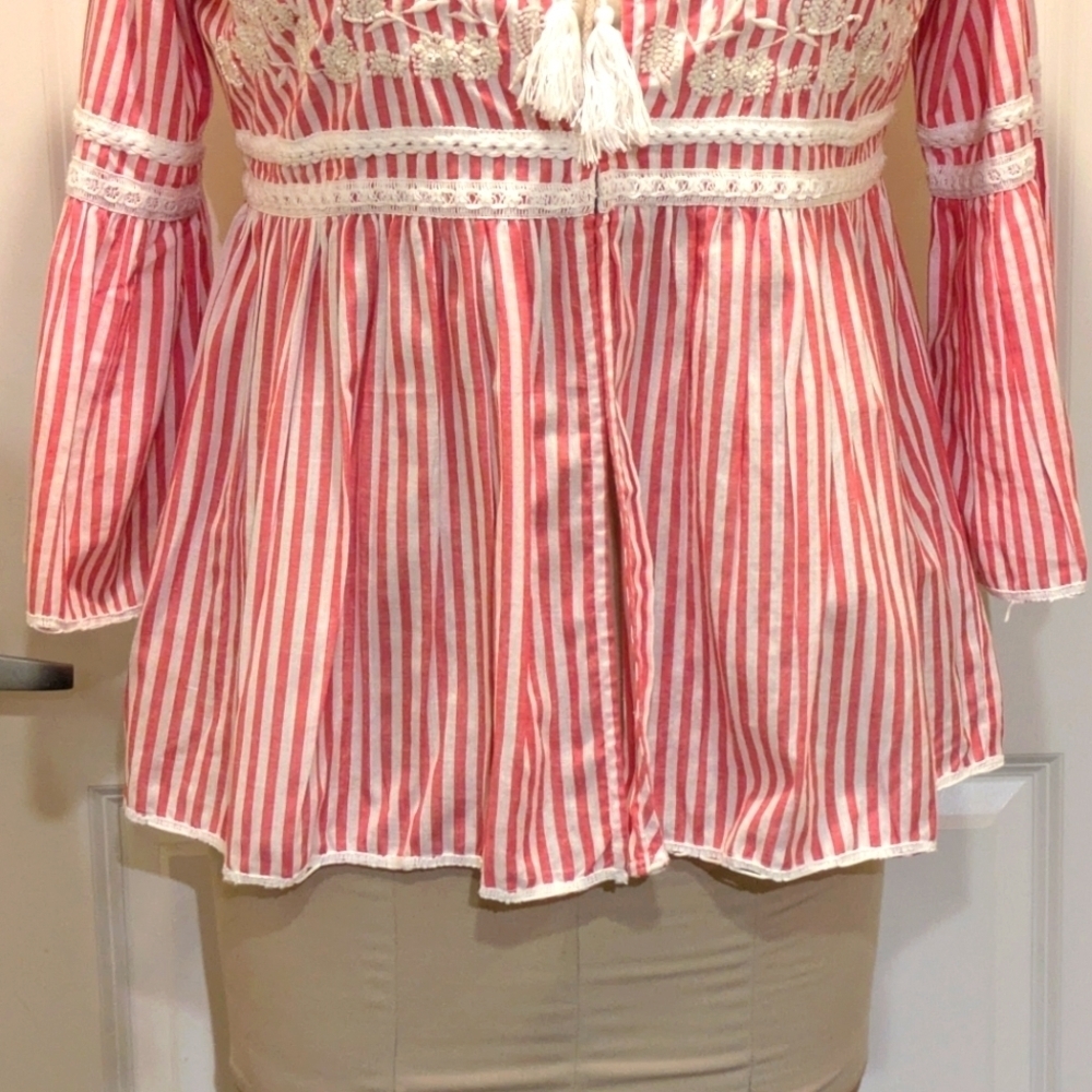 3/$30 EUC Celestial Blue M 100% Cotton Red and White Blouse with Beading - Picture 5 of 10